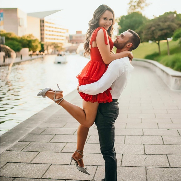 Elegant Red Ruffle Dress - Picture 4 of 5